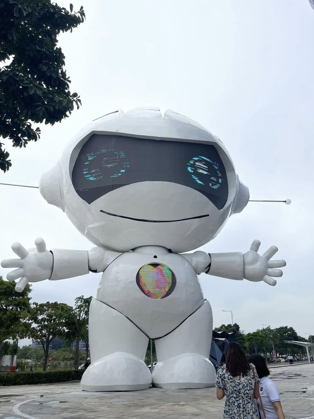 Aeon ra mắt siêu thị trực tuyến được hỗ trợ bởi robot và trí tuệ nhân tạo AI 4